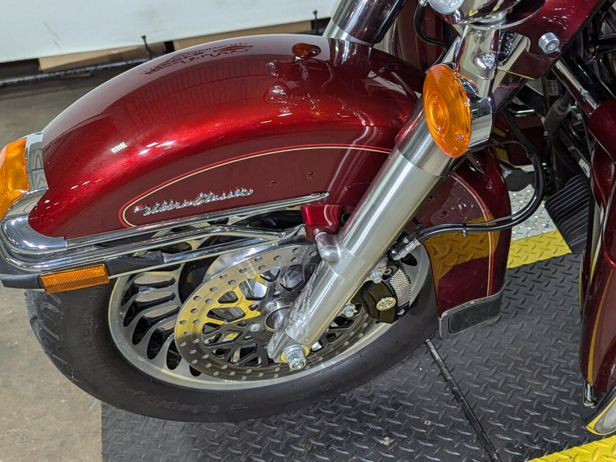 2010 Harley-Davidson Electra Glide® Ultra Classic® Red Hot Sunglo