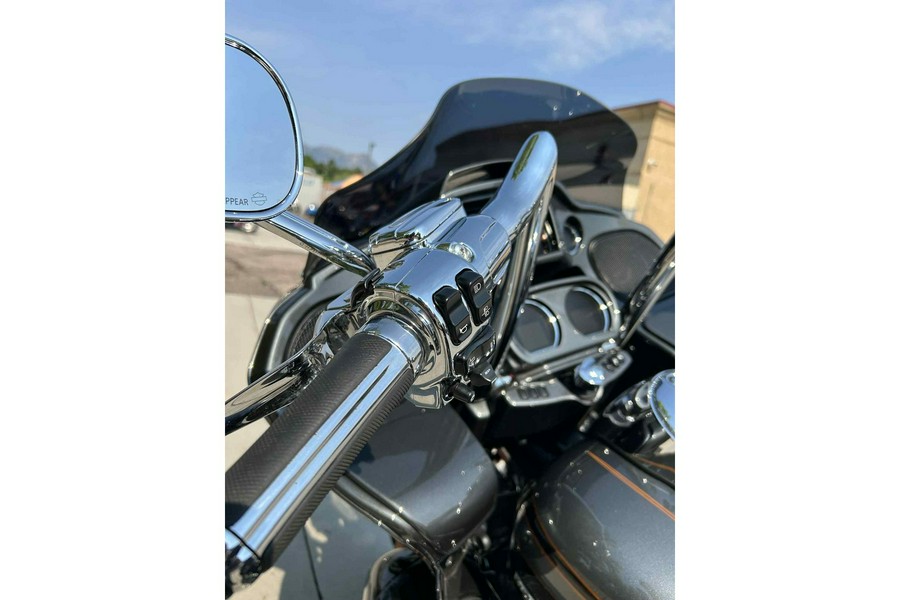 2016 Harley-Davidson® Road Glide CVO Ultra