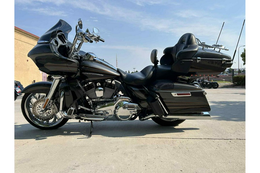 2016 Harley-Davidson® Road Glide CVO Ultra