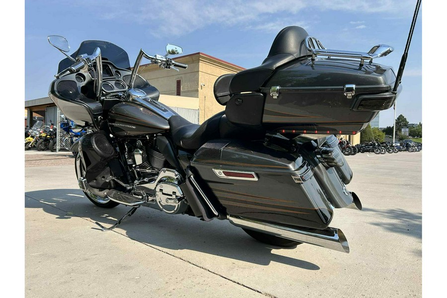 2016 Harley-Davidson® Road Glide CVO Ultra