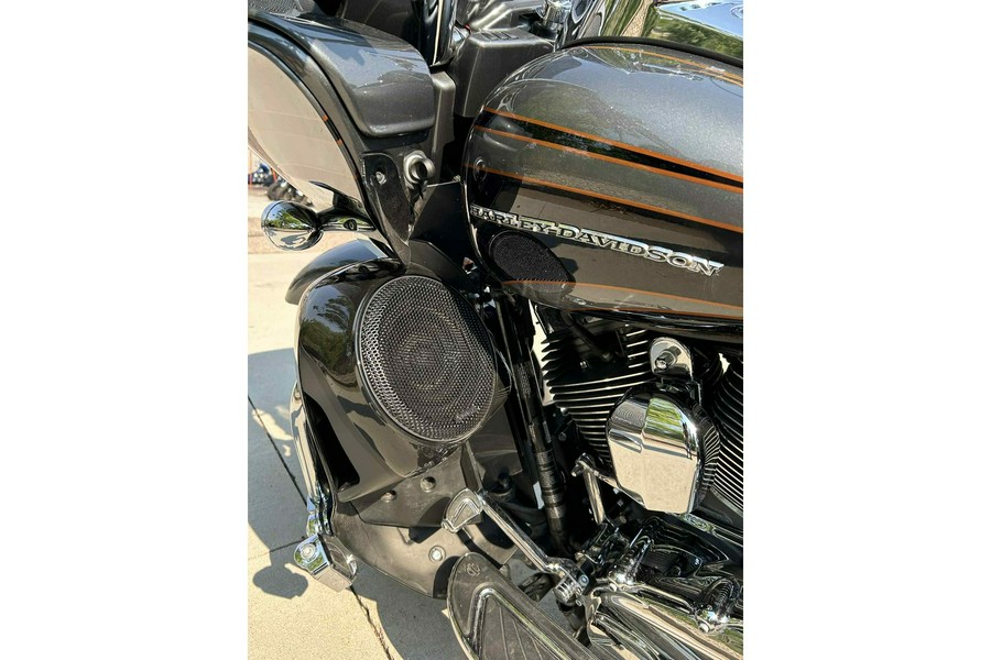 2016 Harley-Davidson® Road Glide CVO Ultra