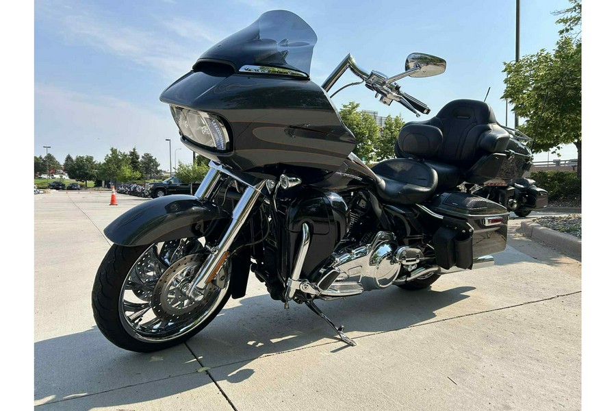 2016 Harley-Davidson® Road Glide CVO Ultra