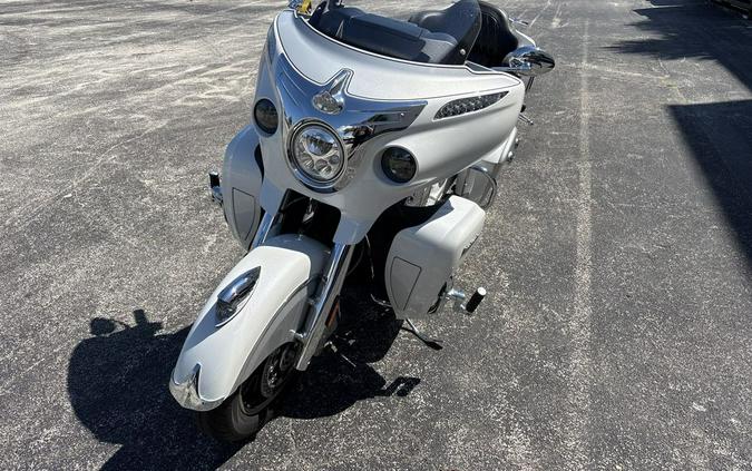 2019 Indian Motorcycle® Roadmaster® Pearl White / Star Silver