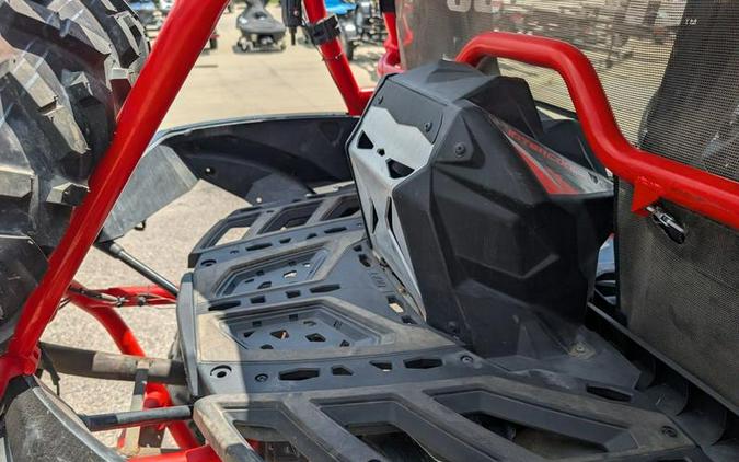 2014 Can-Am® Maverick™ X® rs DPS™ 1000R Can-Am Red