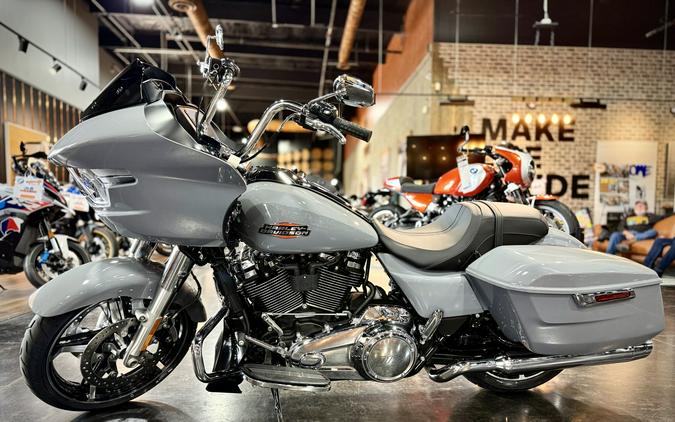 2026 Harley-Davidson® Road Glide® Dark Billiard Gray Chrome Trim