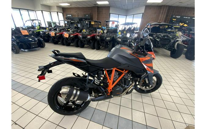 2024 KTM 1290 SUPER DUKE GT