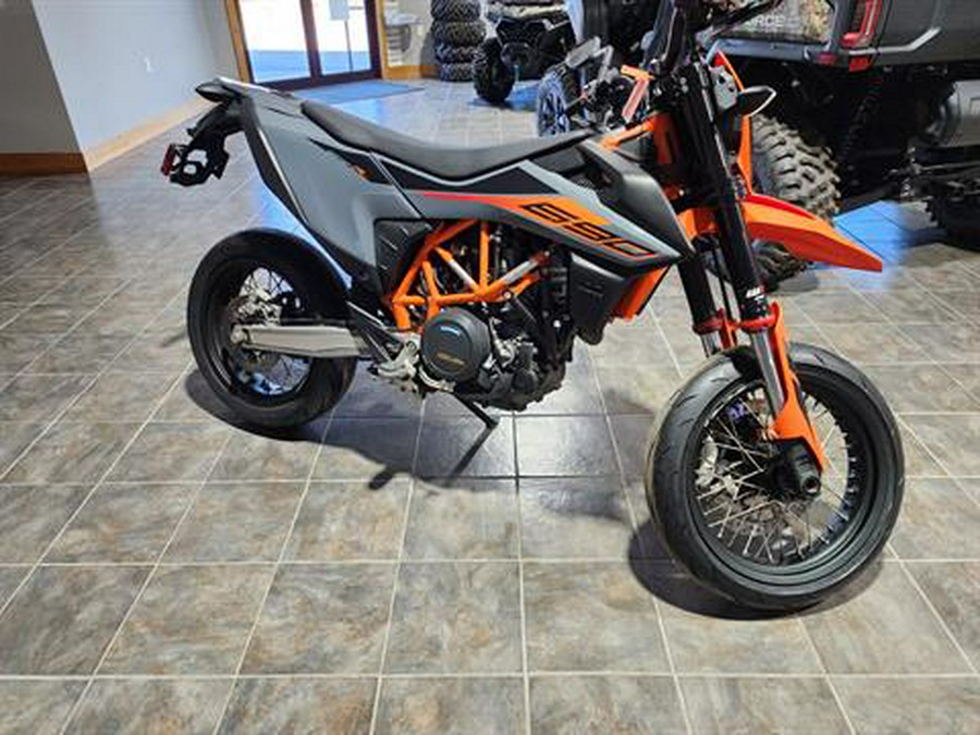 2022 KTM 690 SMC R