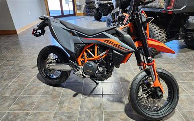 2022 KTM 690 SMC R