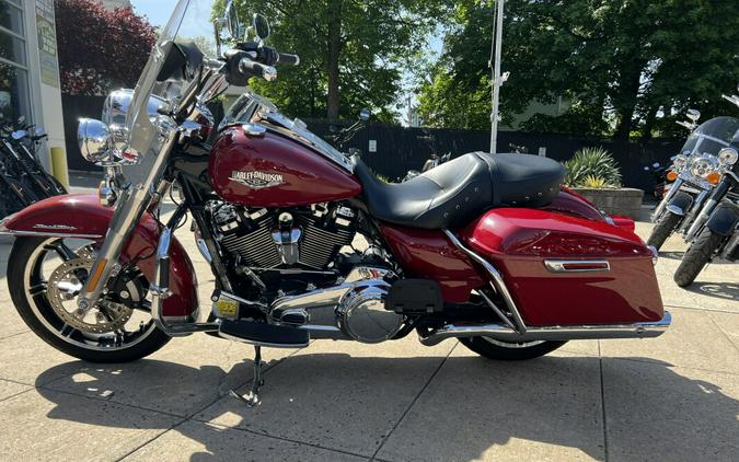 2021 Harley-Davidson Road King Billiard Red