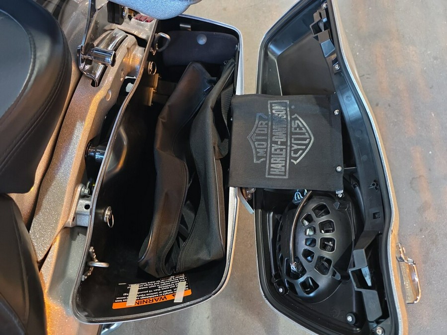 FLHXSE 2015 CVO™ Street Glide®