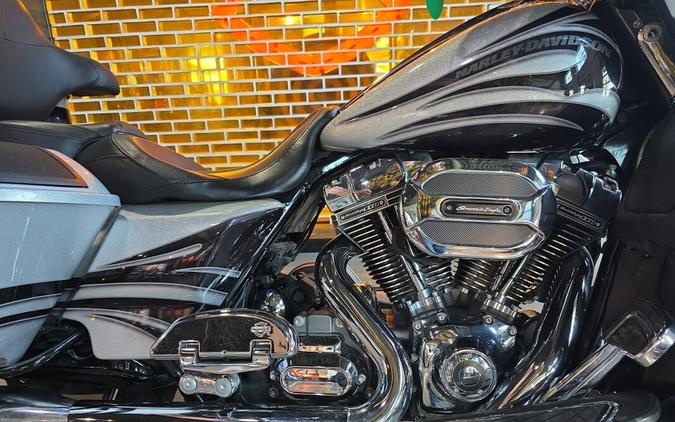 FLHXSE 2015 CVO™ Street Glide®