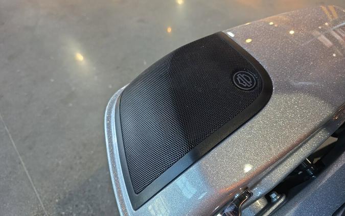 FLHXSE 2015 CVO™ Street Glide®