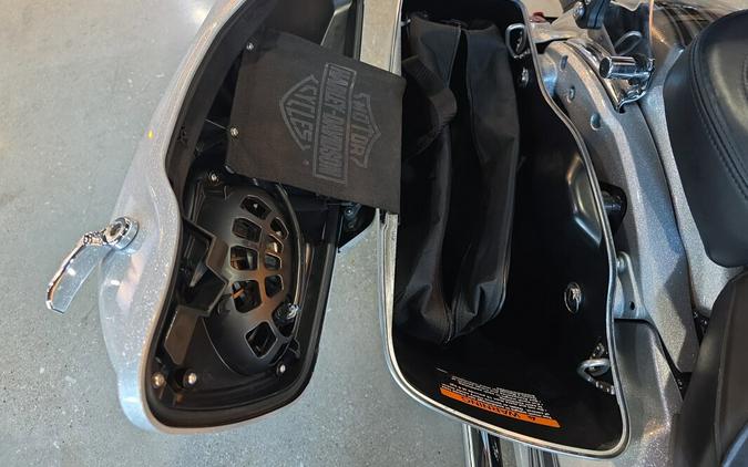 FLHXSE 2015 CVO™ Street Glide®