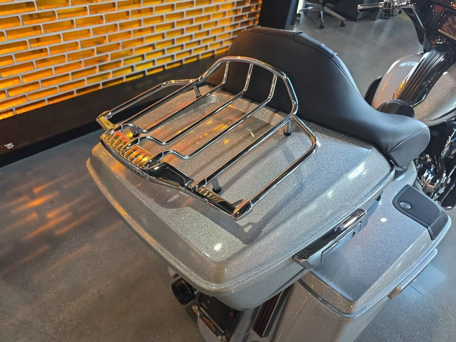 FLHXSE 2015 CVO™ Street Glide®