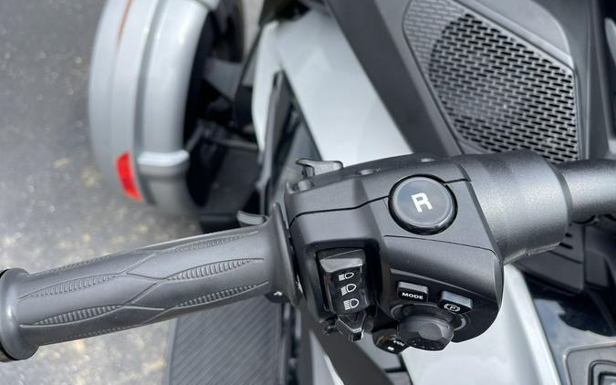 2023 Can-Am® Spyder RT Limited Dark Wheels