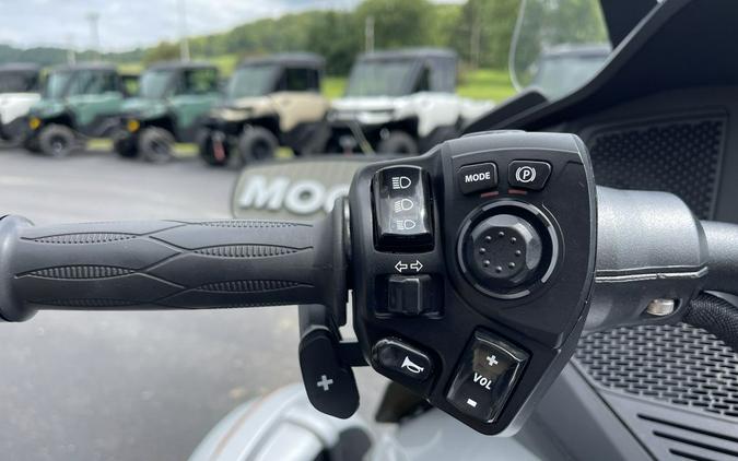 2023 Can-Am® Spyder RT Limited Dark Wheels