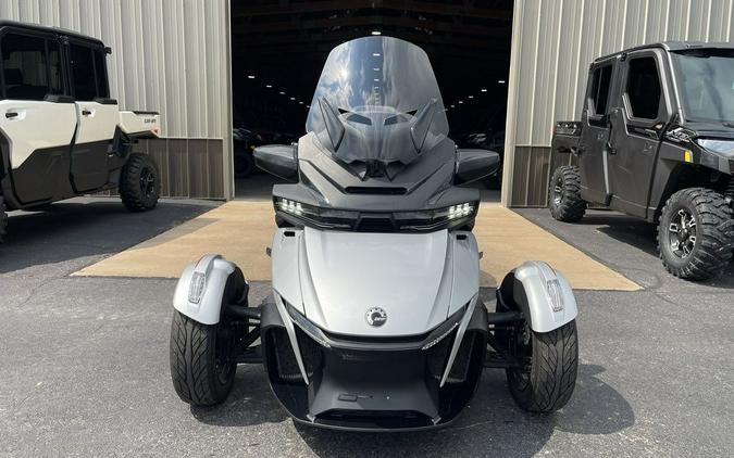 2023 Can-Am® Spyder RT Limited Dark Wheels