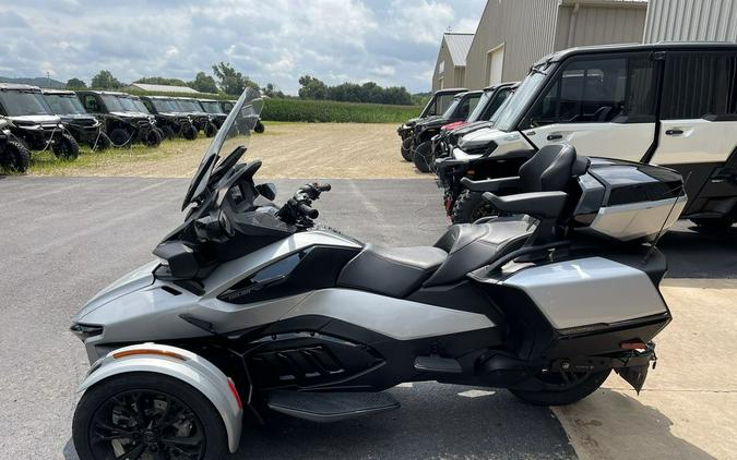 2023 Can-Am® Spyder RT Limited Dark Wheels