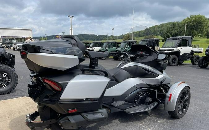 2023 Can-Am® Spyder RT Limited Dark Wheels