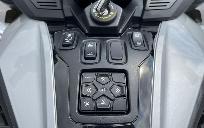 2023 Can-Am® Spyder RT Limited Dark Wheels