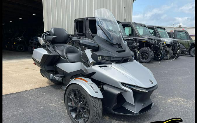 2023 Can-Am® Spyder RT Limited Dark Wheels