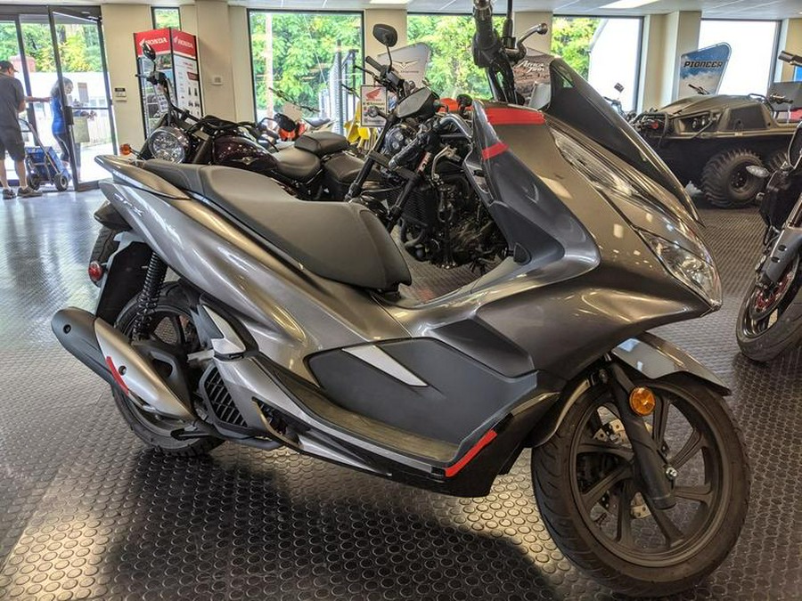 2019 Honda® PCX150 ABS