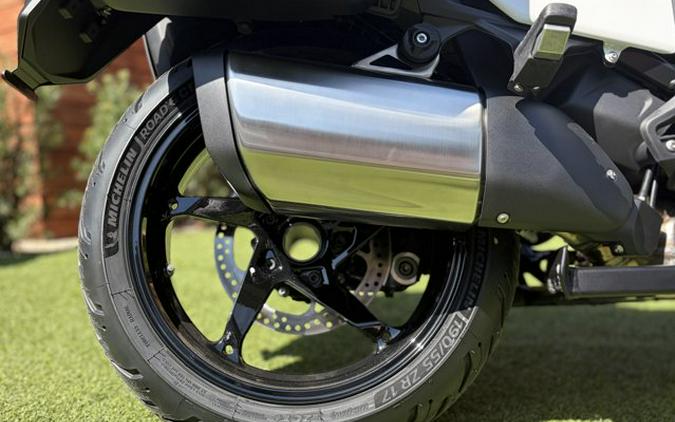 2026 BMW R 1300 RT ALPINE WHITE