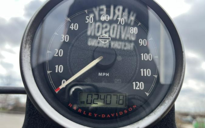 2014 Harley-Davidson® XL Iron 883™ 645 AMBER WHISKEY