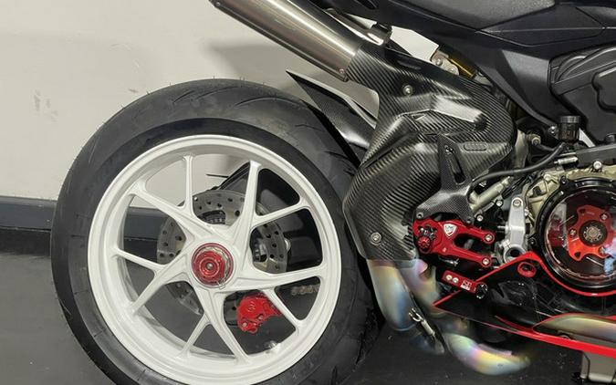 2025 Ducati Panigale V2 Superquadro Final Edition