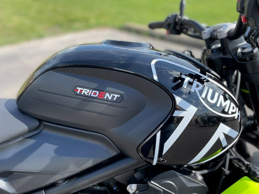 2024 Triumph Trident 660 Jet Black/Triumph Racing Yellow