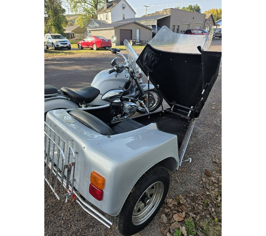 2001 BMW R1200C with Motorvation Formula 2 sidecar and Motorvation trailer