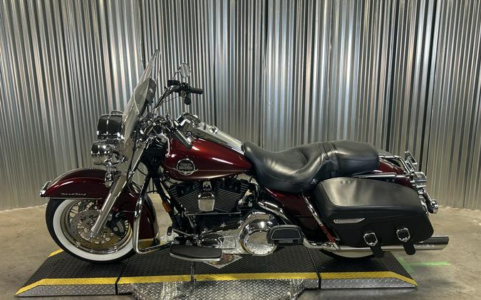 2008 Harley-Davidson Road King Classic CRIMSON RED SUN W/PINSTRIPE