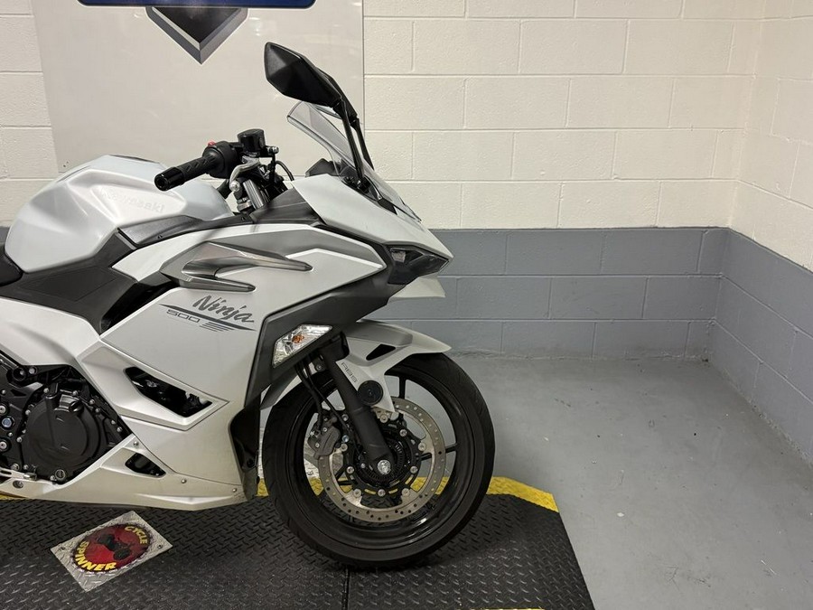 2025 Kawasaki Ninja® 500