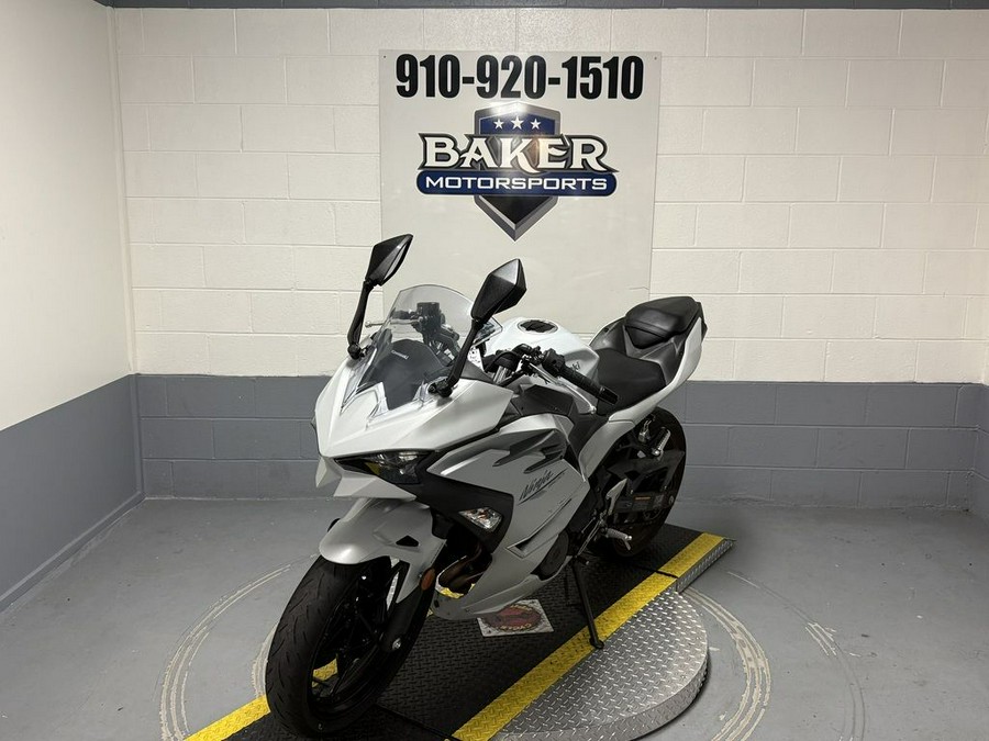 2025 Kawasaki Ninja® 500