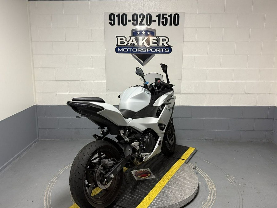 2025 Kawasaki Ninja® 500