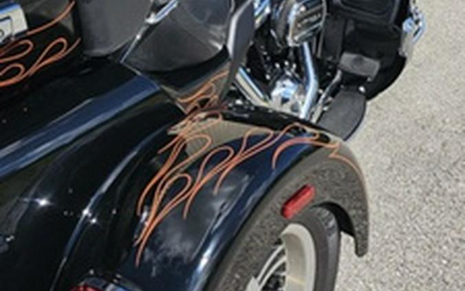 2018 Harley-Davidson Trike FLHTCUTG - Tri Glide Ultra