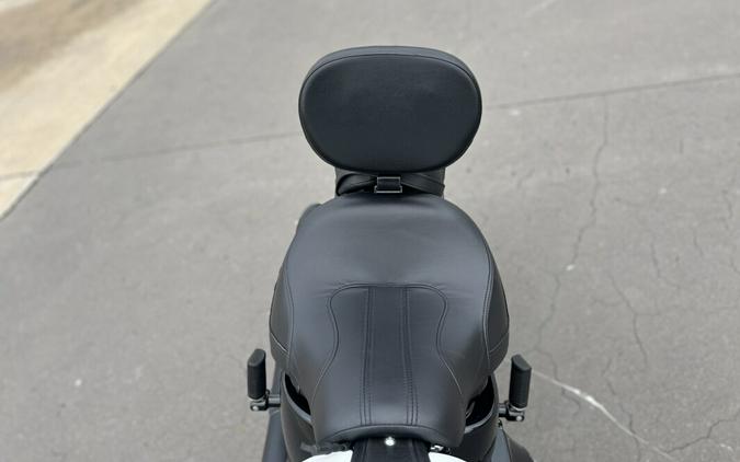 2025 Harley-Davidson® FLHC Heritage Classic White Onyx