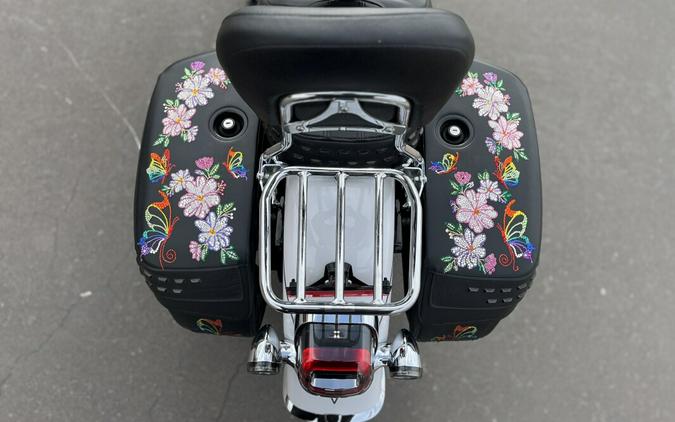 2025 Harley-Davidson® FLHC Heritage Classic White Onyx