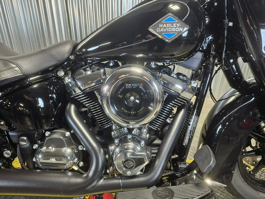 2026 Harley-Davidson Heritage Classic Vivid Black Black Laced Wheels