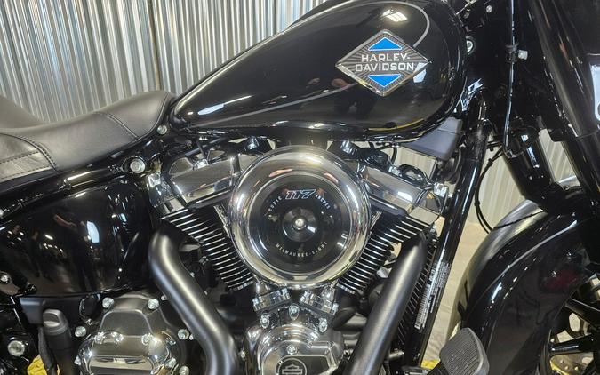 2026 Harley-Davidson Heritage Classic Vivid Black Black Laced Wheels