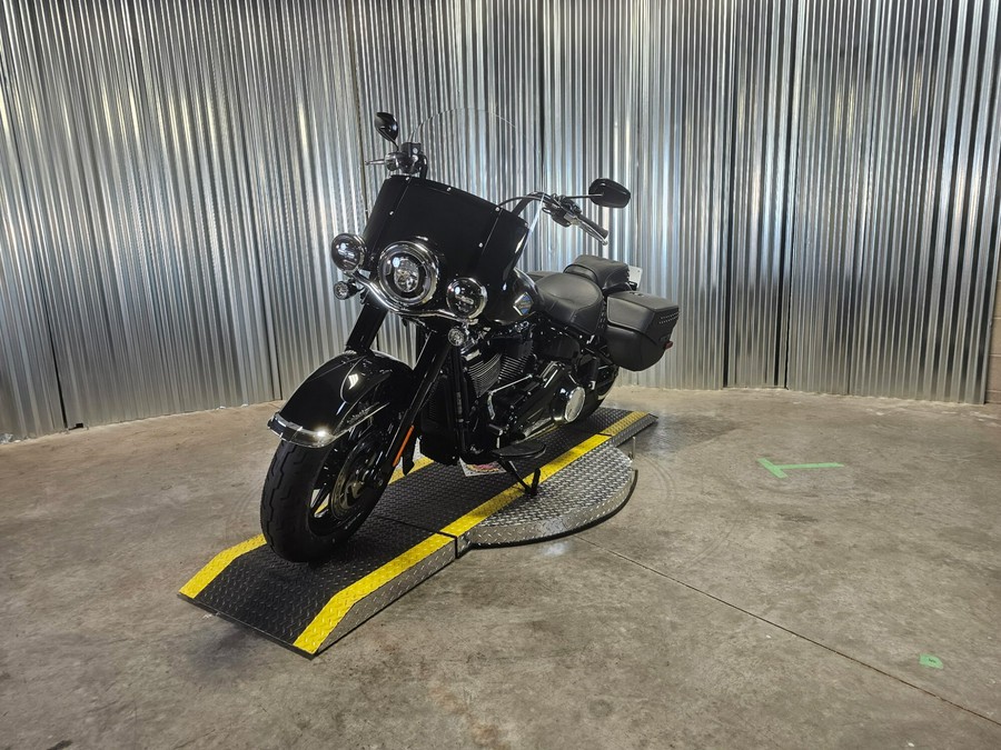 2026 Harley-Davidson Heritage Classic Vivid Black Black Laced Wheels