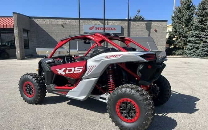 2025 Can-Am Maverick X3 X ds Turbo RR Fiery Red & Hyper Silver X ds TURBO RR