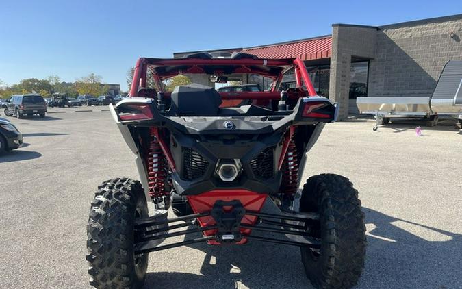 2025 Can-Am Maverick X3 X ds Turbo RR Fiery Red & Hyper Silver X ds TURBO RR