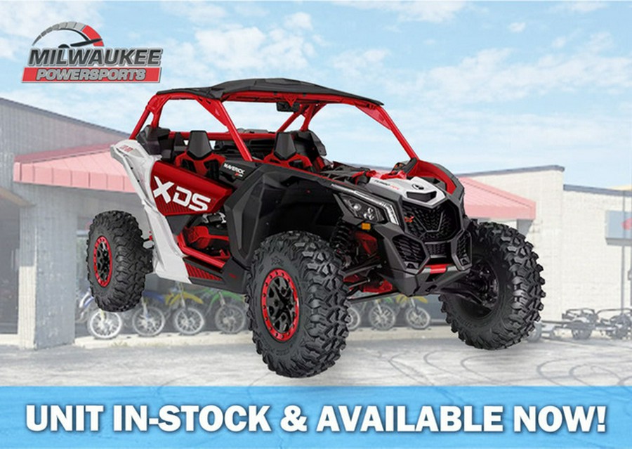 2025 Can-Am Maverick X3 X ds Turbo RR Fiery Red & Hyper Silver X ds TURBO RR