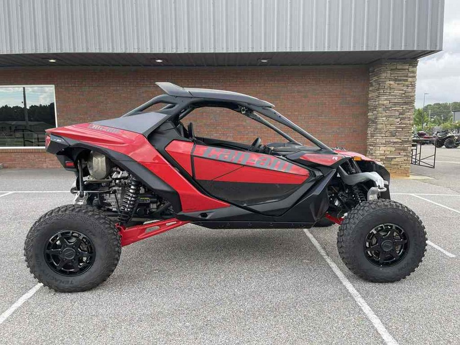 2024 Can-Am® Maverick R