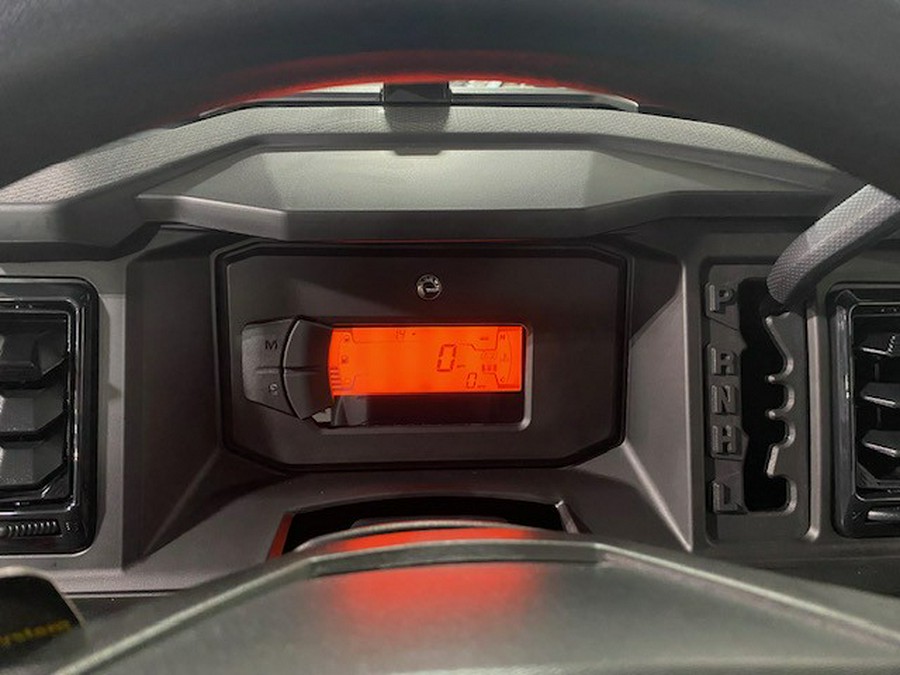 2026 Can-Am SSV DEF MAX XTCAB 65 HD11 CA 26 XT CAB HD11