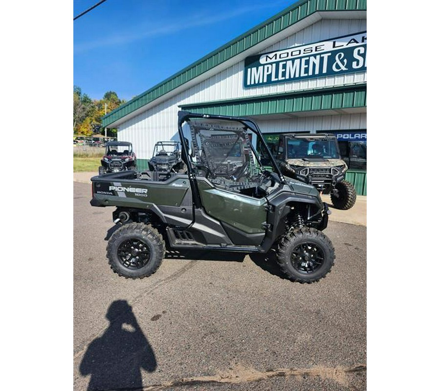 2024 Honda Pioneer 1000 Deluxe