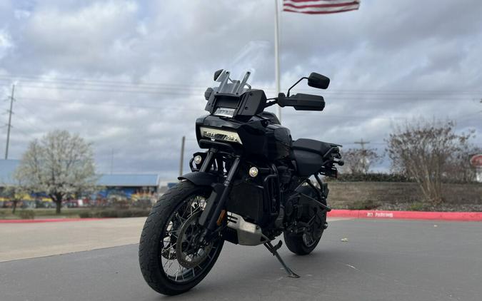 2021 Harley-Davidson® RA1250S Pan America™ Vivid Black
