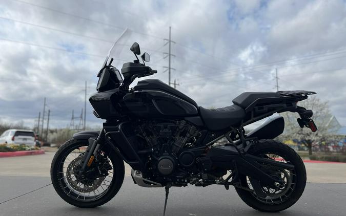 2021 Harley-Davidson® RA1250S Pan America™ Vivid Black