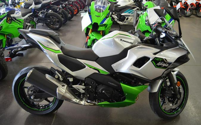 2024 Kawasaki Ninja 7 Hybrid First Look [12 Fast Facts; 40 Pics]